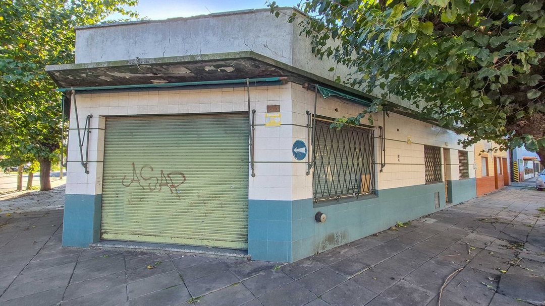 LOCAL COMERCIAL EN ESQUINA SAN JUSTO A REFACCIONAR