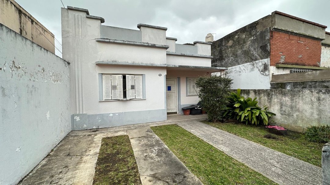 CASA 5 AMB EN VENTA VILLA PUEYRREDON A RECICLAR