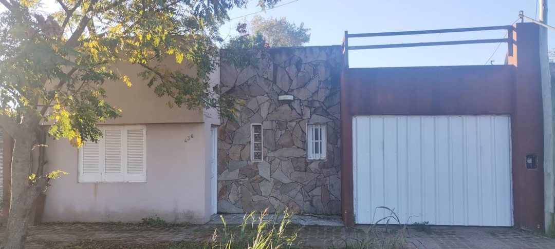 Se vende Casa amplia 3 dorm-pileta-Reconquista