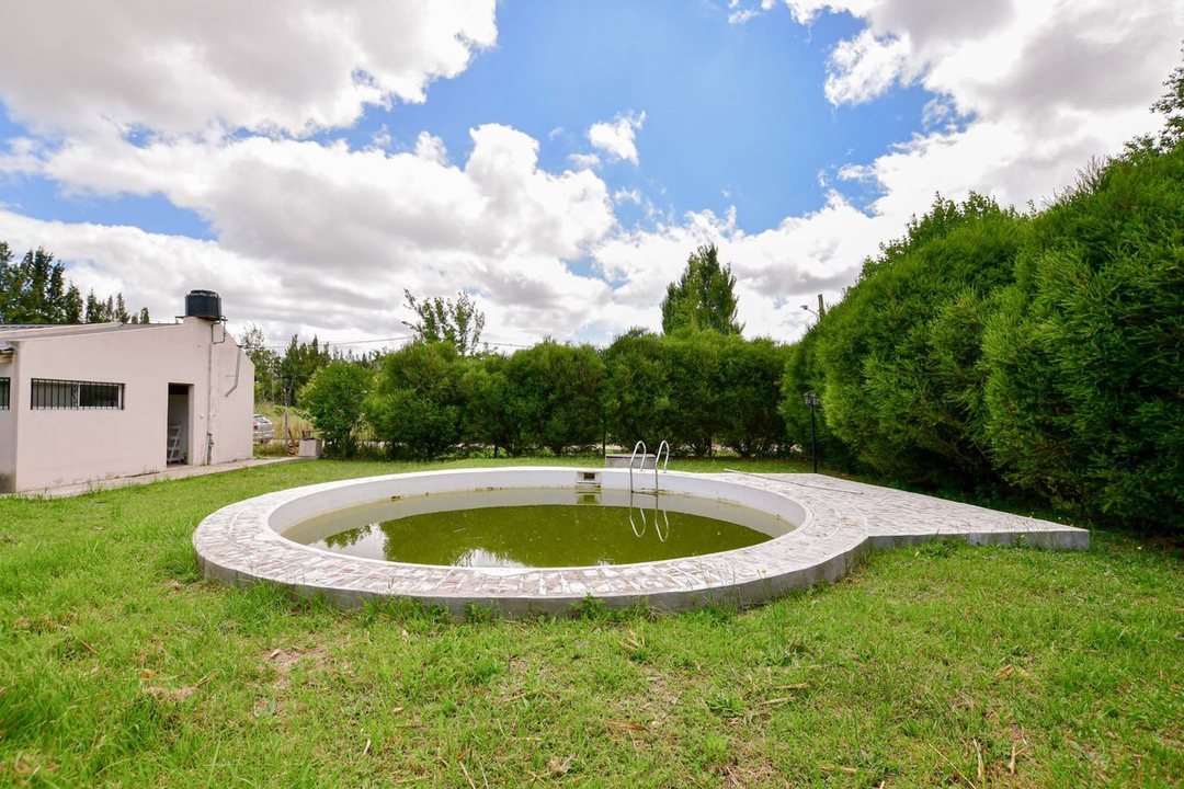 CASA EN VENTA EN EL RODEO DOS DORMITORIOS PILETA