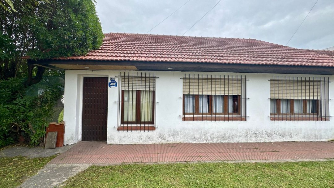 Venta  casa 4 ambientes gran jardin El Progreso