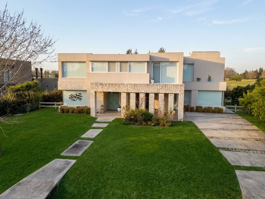 Casa en venta 5 amb en Estancias Golf, Pilar