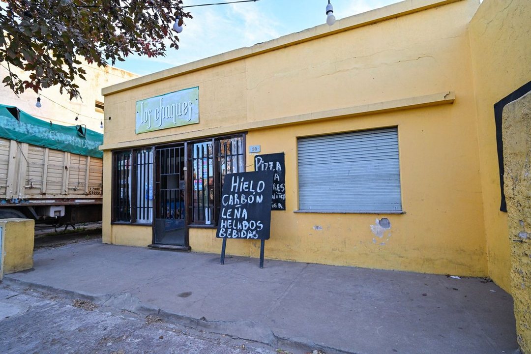 CASA CON GRAN TERRENO 12,5X43 SOBRE AV SANTA FE
