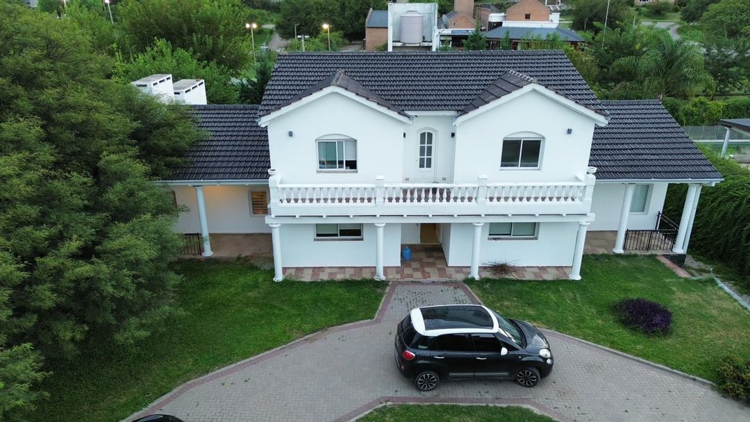 VENTA CASA COUNTRY 4 HOJAS MENDIOLAZA CÓRDOBA