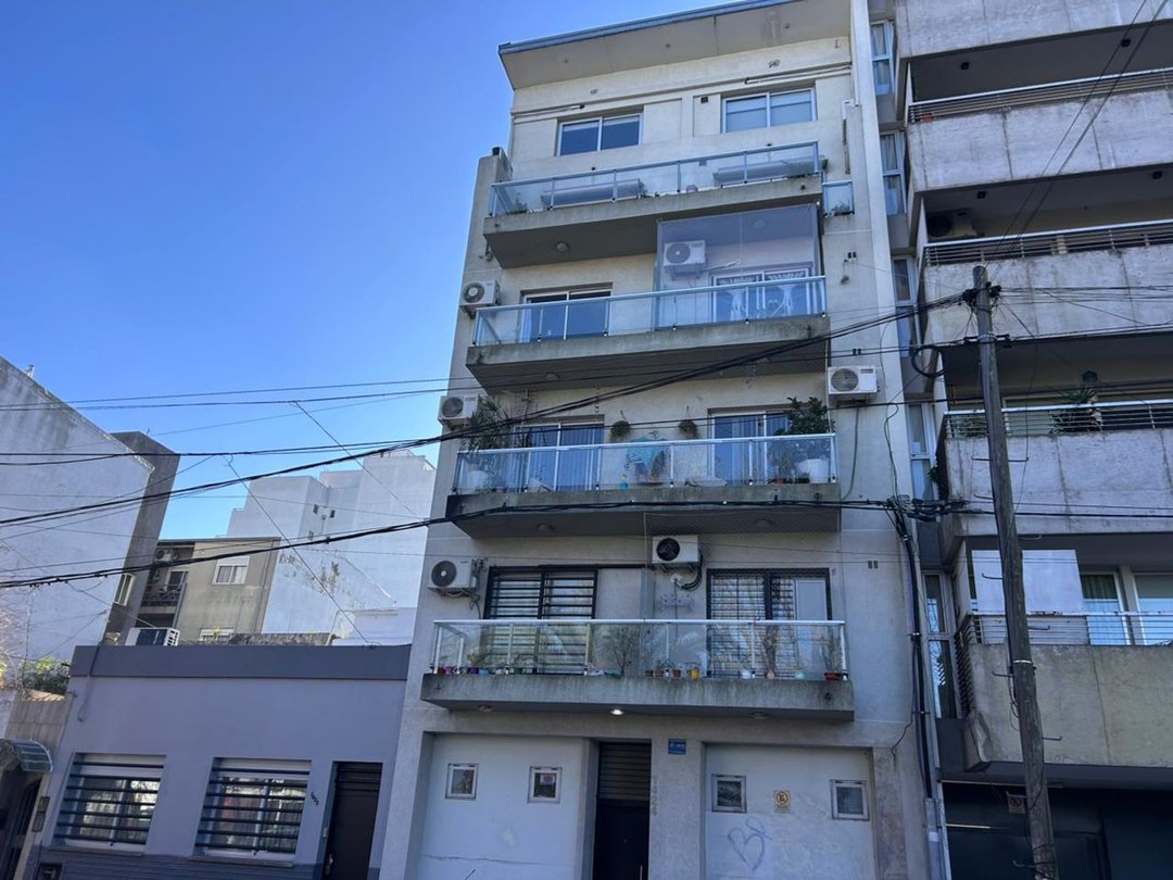 MONOAMBIENTE EN VENTA AV. 19