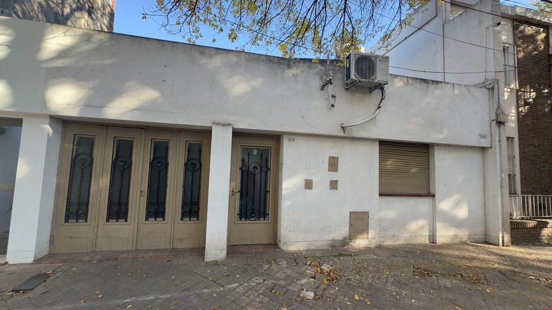 CASA 2 DORMITORIOS EN VENTA QUINCHO Y COCHERA