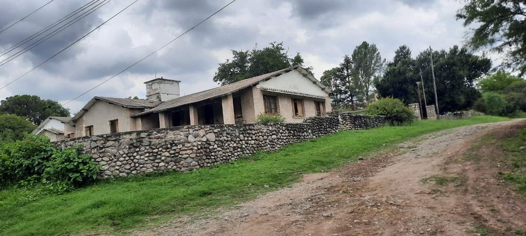 VENTA CASONA A RECIC PILETA LOTE 5500 M2 LA GRANJA