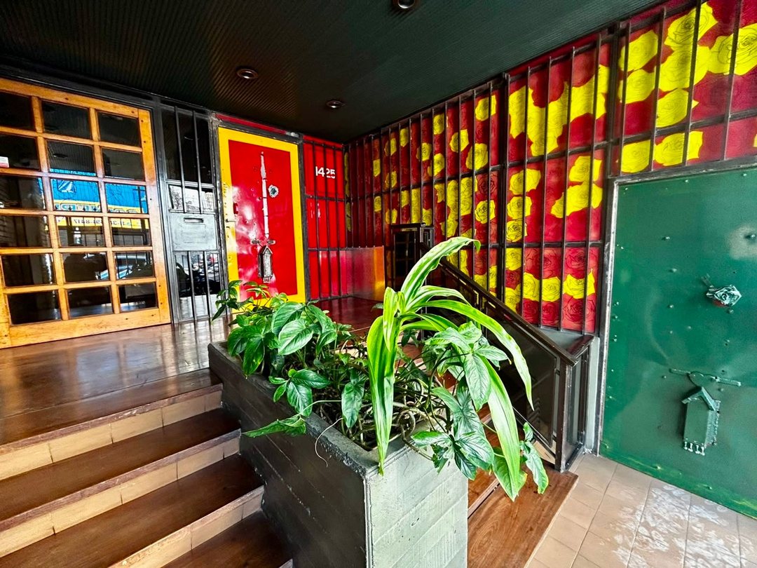 VENTA LOCAL COMERCIAL CON PATIO EN MONSERRAT CABA
