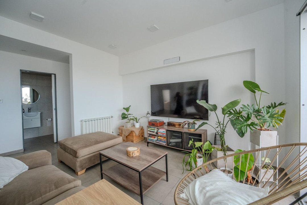 SEMIPISO EN VENTA LA PLATA COCHERA CUBIERTA