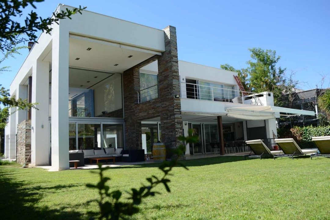 CASA EN VENTA BARRIO PRIVADO CHACRAS DE CORIA