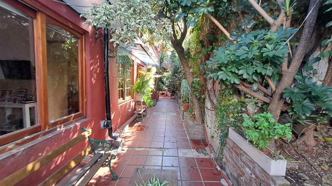 VENTA CASA 4 AMBIENTES MAS DEPTO DE 3 AMBIENTES
