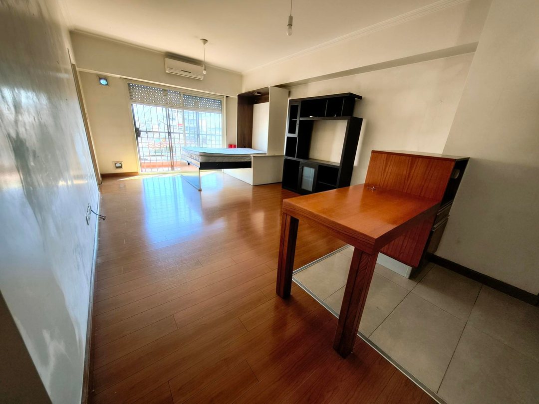 VENTA DEPART MONOAMBIENTE LINIERS CON BALCÓN