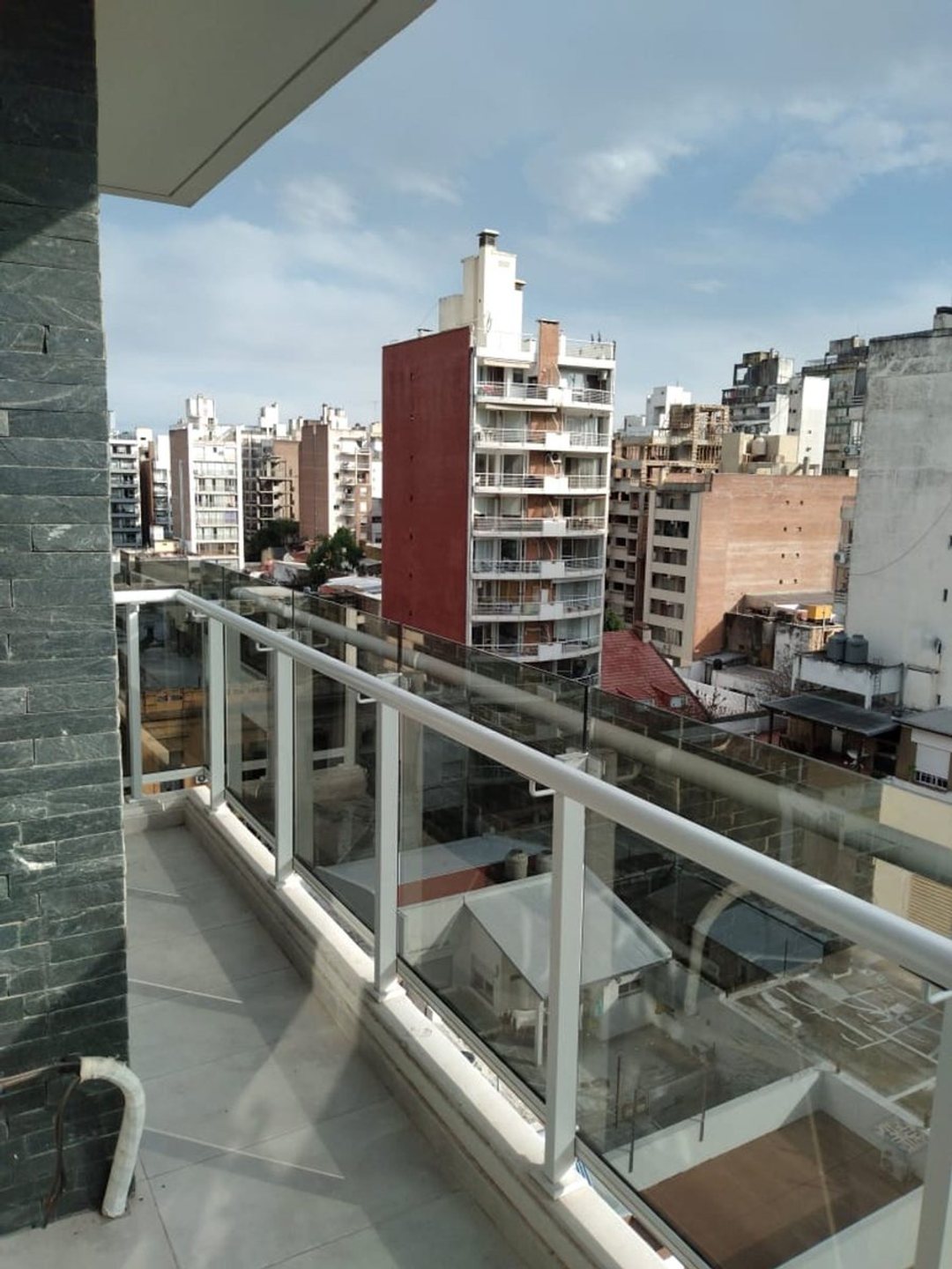 VENTA Semipiso 1 dormitorio  frente Barrio Martin