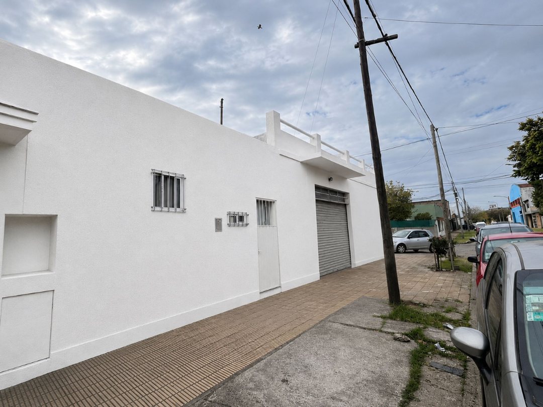 VENTA LOCAL + DEPOSITO- CIUDADELA-REFACCIONADO