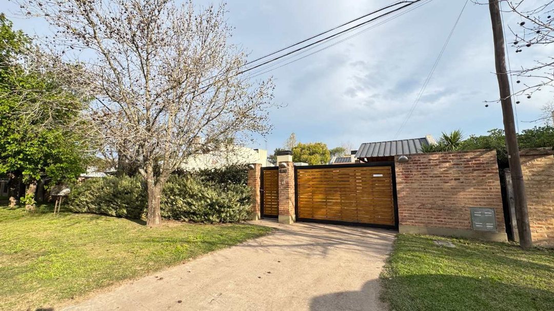 CASA/V AERO CLUB/2 DORM/PILETA/APTA CRED./GAS N.