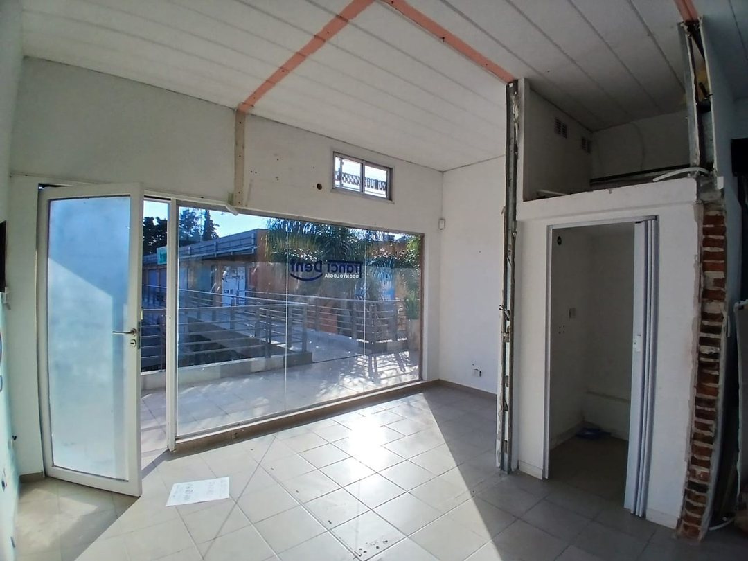 VENTA-LOCAL COMERCIAL EN SOLARES OPEN SHOP-MORENO