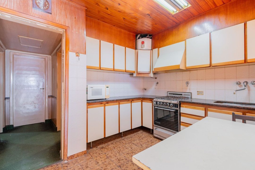VENTA - CASA 4 AMB CON PATIO Y PILETA