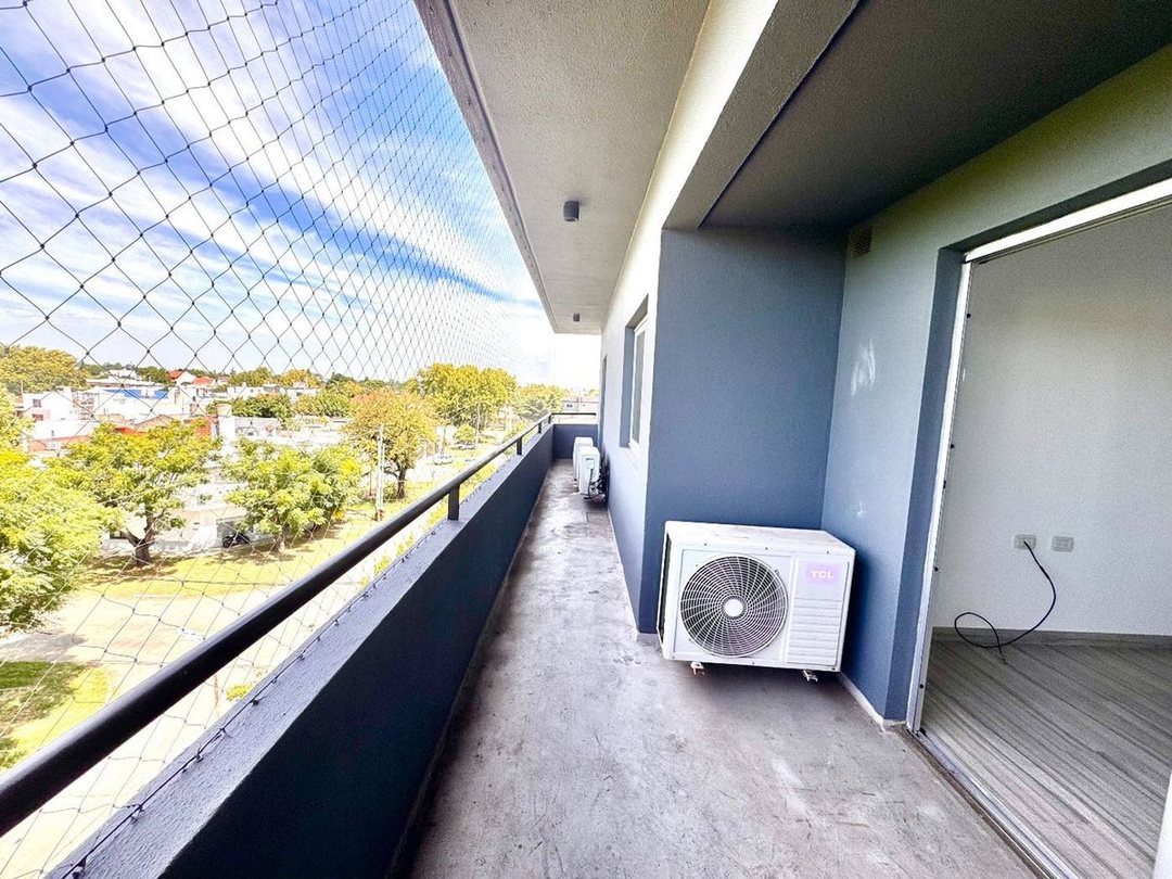 Venta Depto de 3amb c/ cochera y balcon - Quilmes