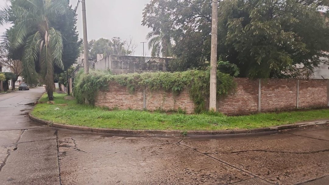 VENTA DE TERRENO EN ESQUINA - B° LA FLORIDA