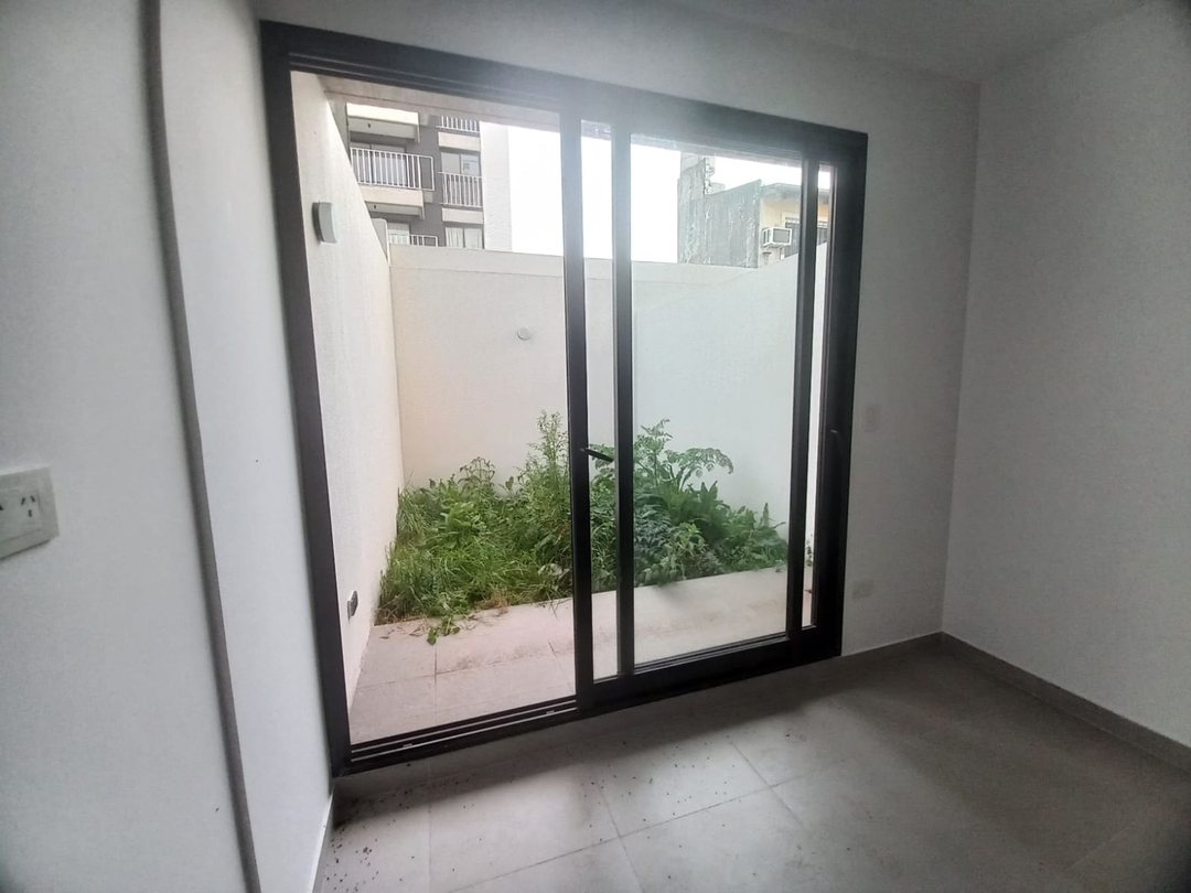 Venta mono ambiente con parque Santos lugares
