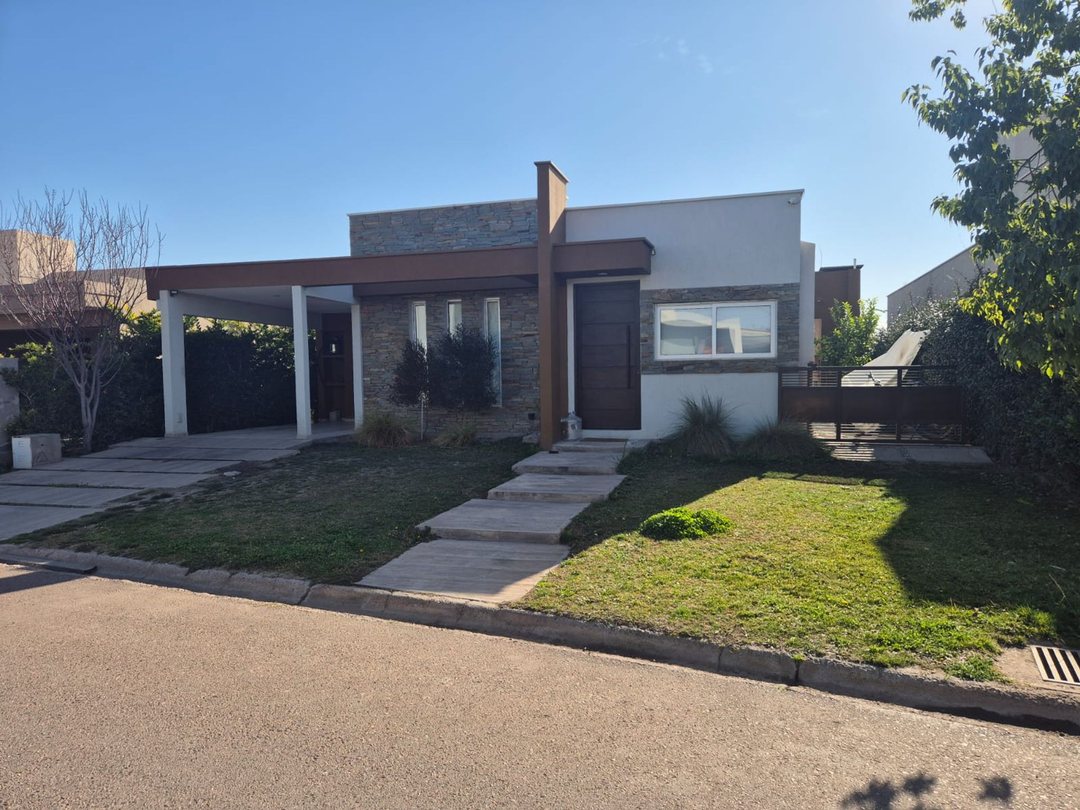 CASA CORTADERAS II