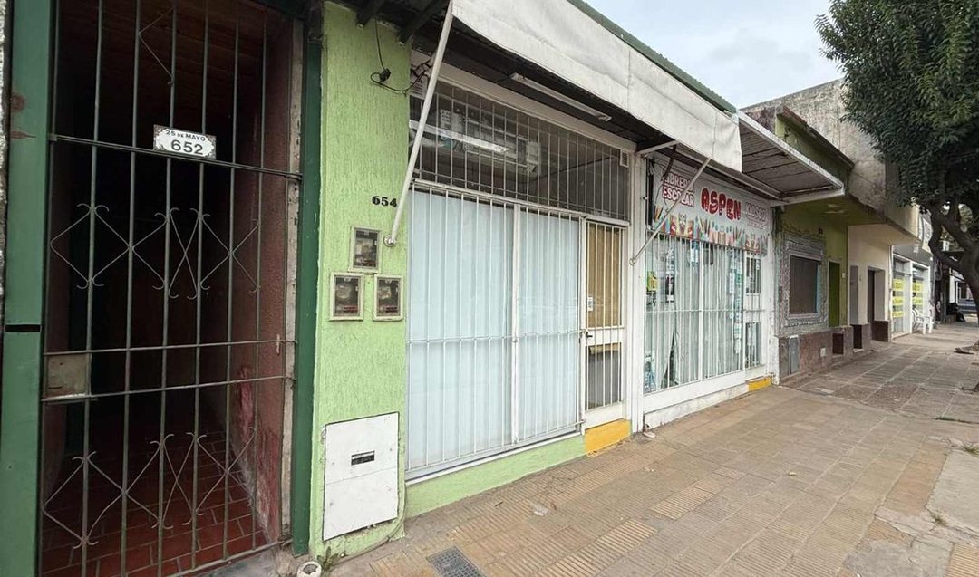 Venta CASA Escobar CENTRO | 2 Locales + Vivienda