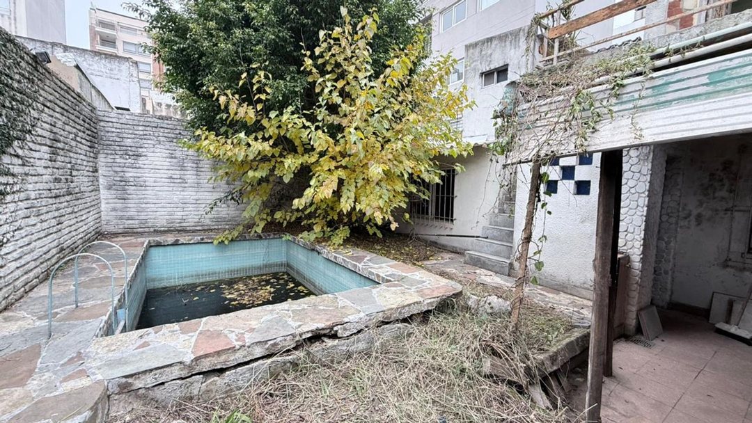 VENDE PH A REFACCIONAR 4 AMB CON PILETA