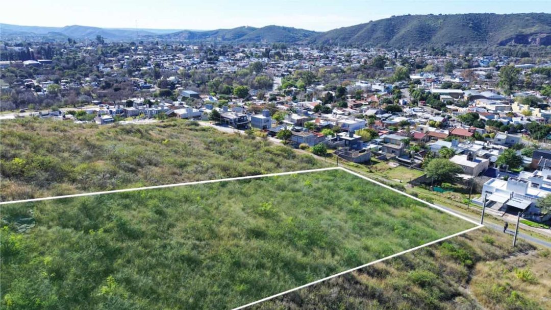 LOTE  2460. Mts EN BARRIO EL PARAISO LA CALERA