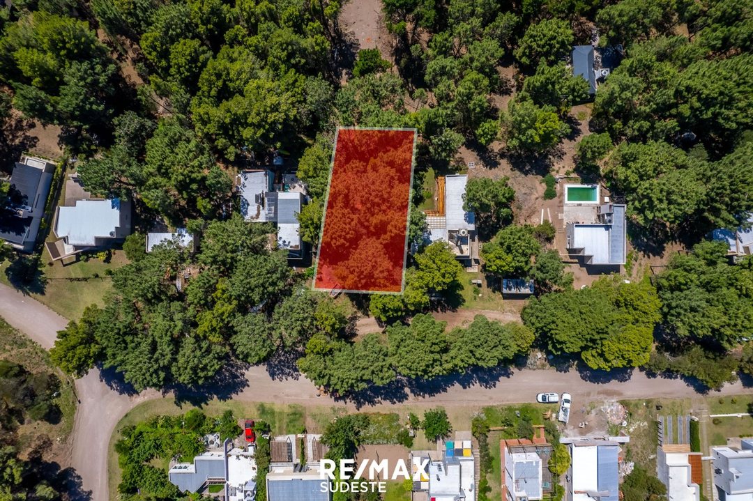 VENTA 612 M2 DE LOTE EN PINAR DEL GOLF M HERMOSO