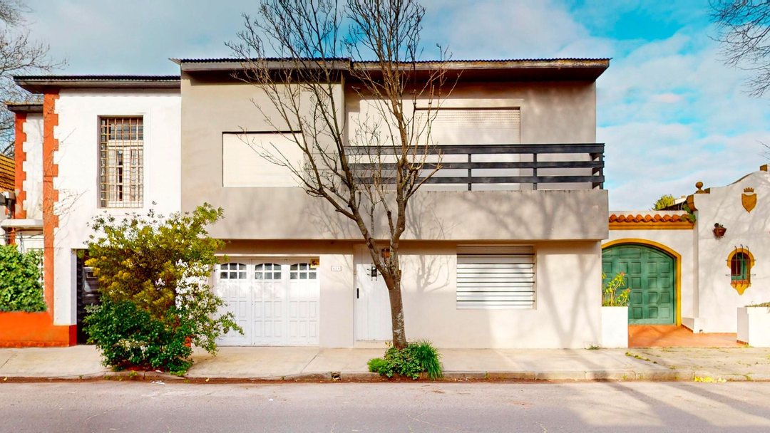 VENTA CASA 5 AMB CON COCHERA LA PERLA