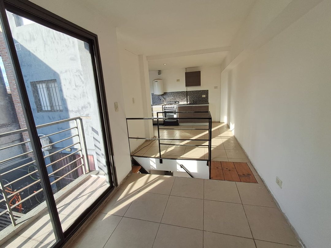VENTA DEPARTAMENTO DUPLEX 1 DORMITORIO - ZONA UCA
