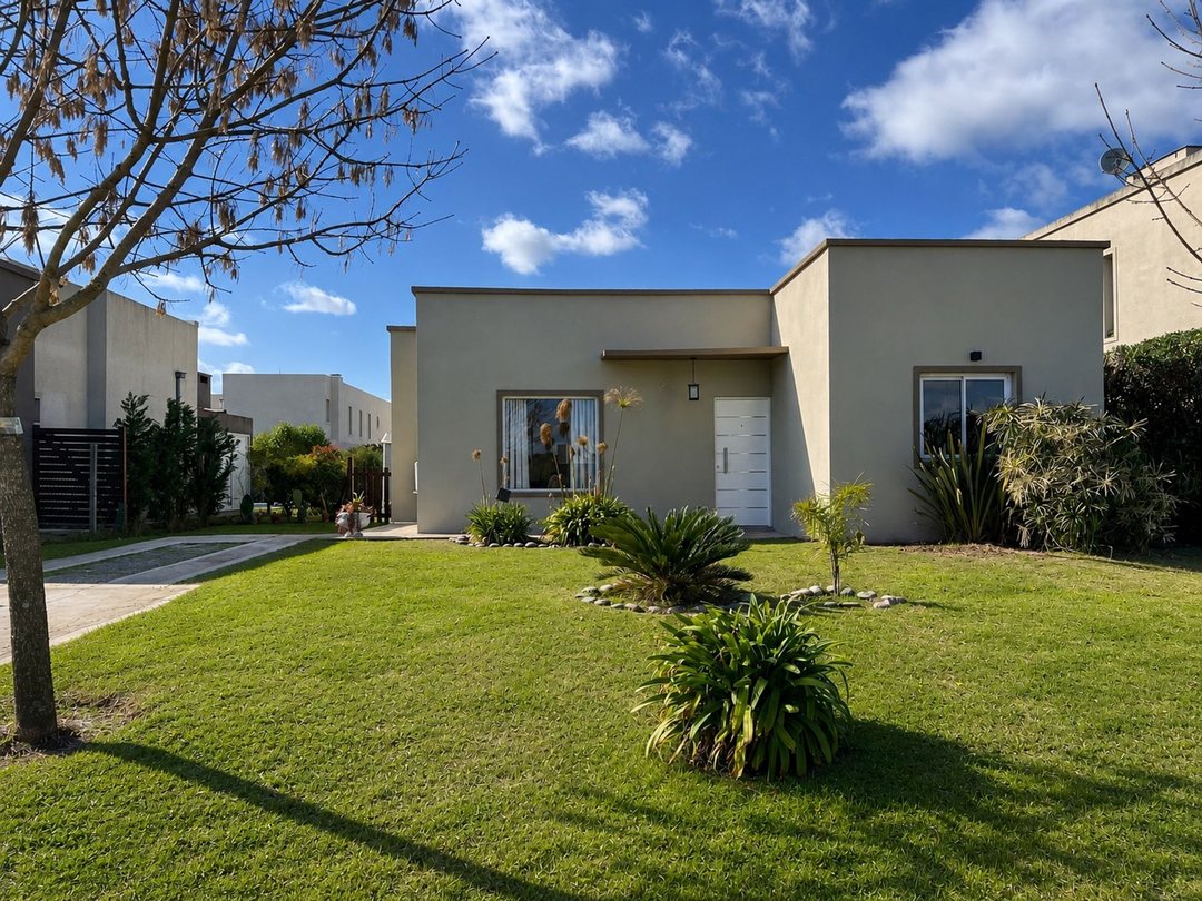 VENTA Casa San Eduardo 3 dorm Pileta