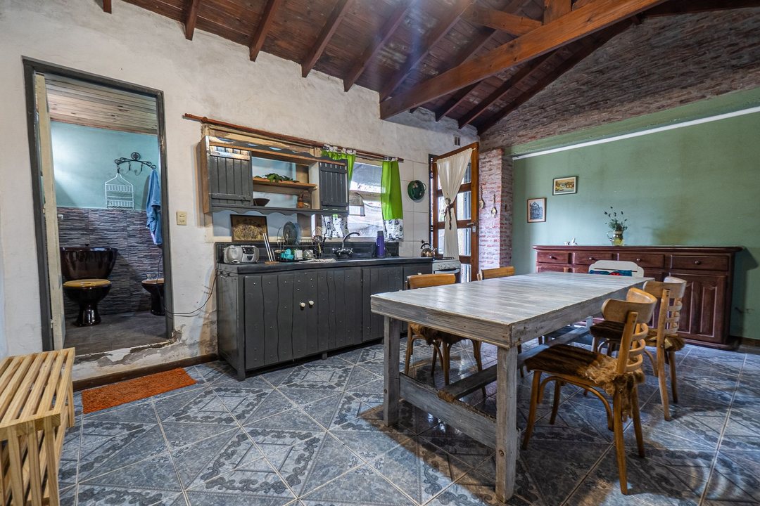 VENTA CASA  SUB DIVIDIDA  BARRIO EL JARDIN
