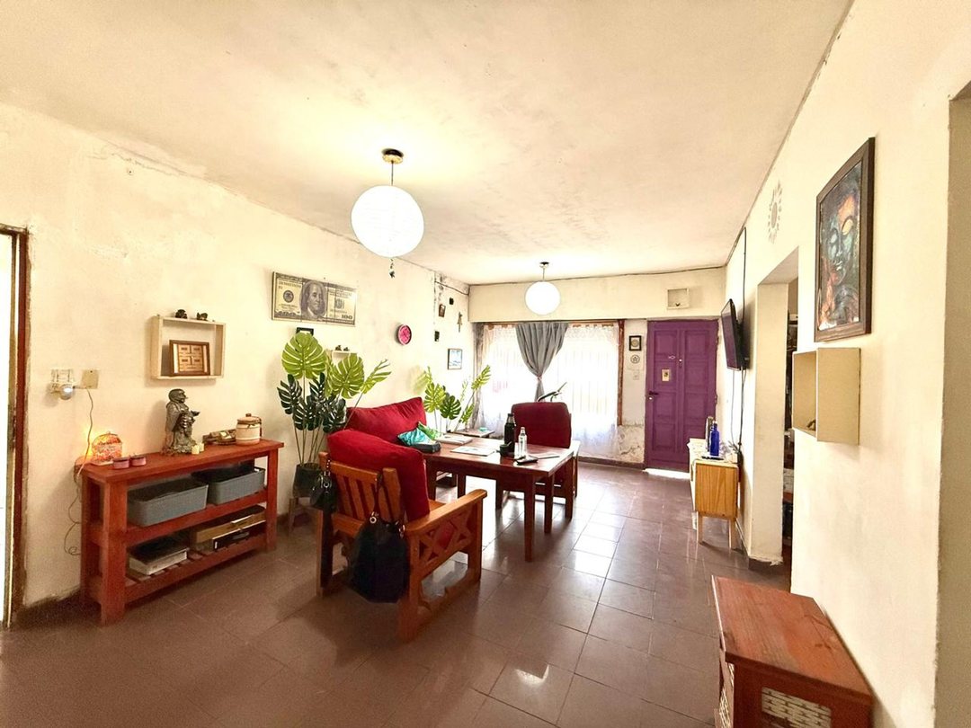 CASA 3 AMBIENTES EN VENTA GUERNICA AMPLIO JARDIN