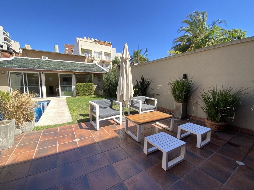 VENTA 6 AMB V. PUEYRREDÓN PILETA QUINCHO DOS COCH