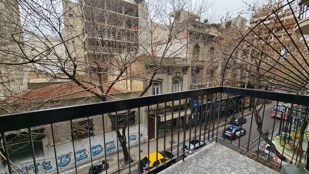 Alquiler Dpto 2 ambientes con balcon en Balvanera