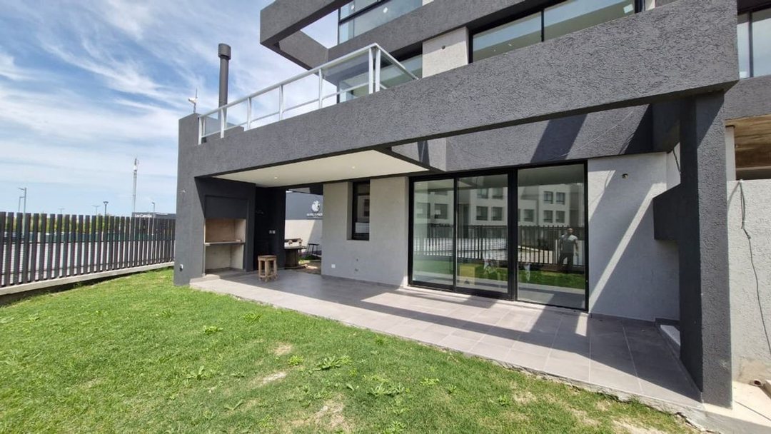 NORDELTA CASA TRIPLEX VENTA  4 AMBIENTES SERENITY