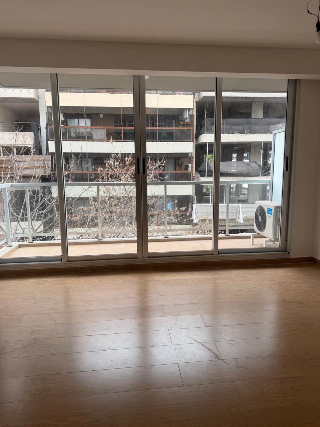 Venta mono a estrenar Colegiales Patio Jardin