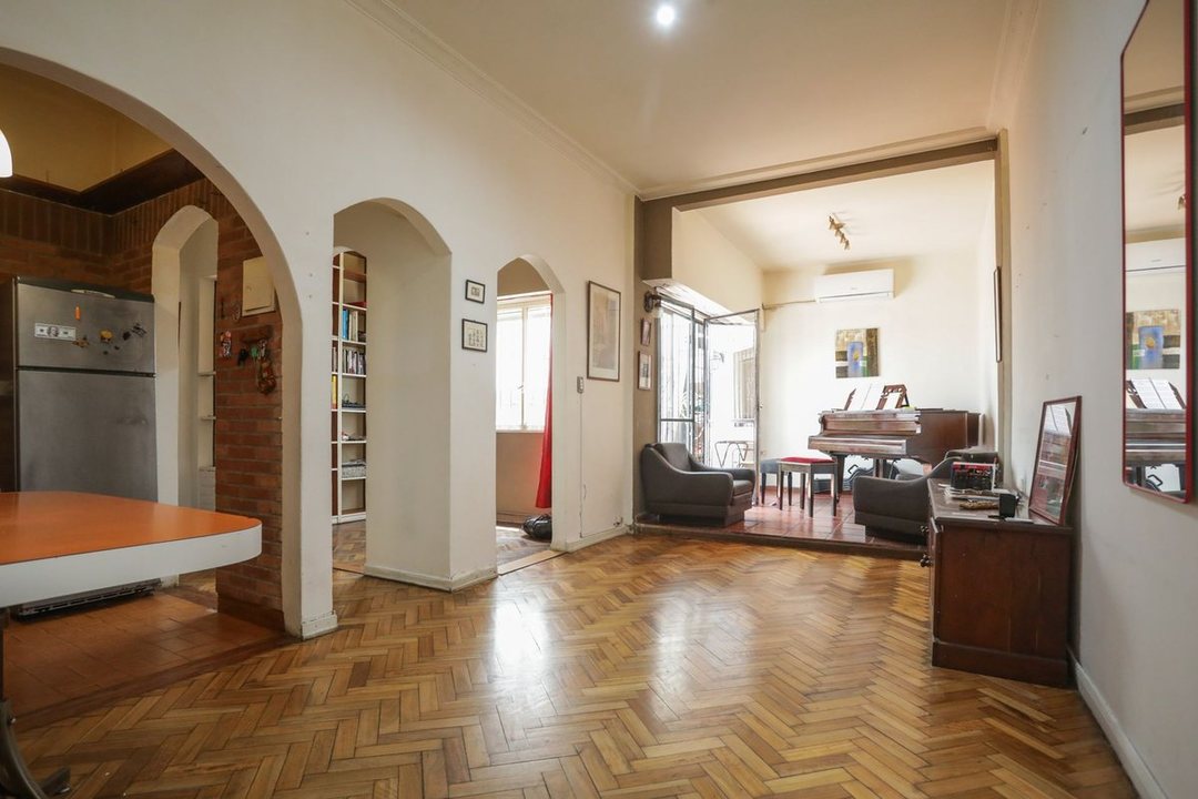 Venta departamento 3 amb en Monserrat  con  patio