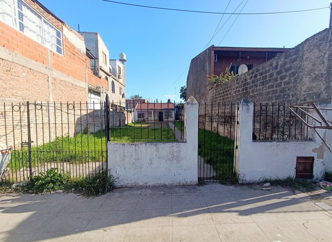 CASA 3 AMB EN VENTA EN LOMAS A METROS CAMINO NEGRO
