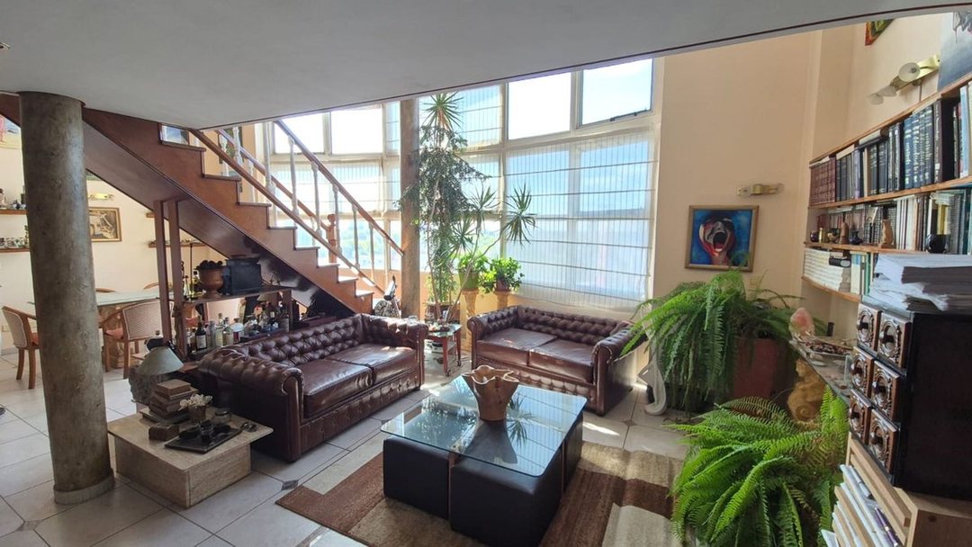 VENTA DEPARTAMENTO TRIPLEX C/ QUINCHO Y COCHERA