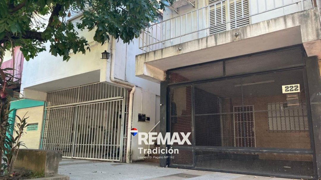 CASA + 4 DEPARTAMENTOS SOBRE AVENIDA - MACROCENTRO