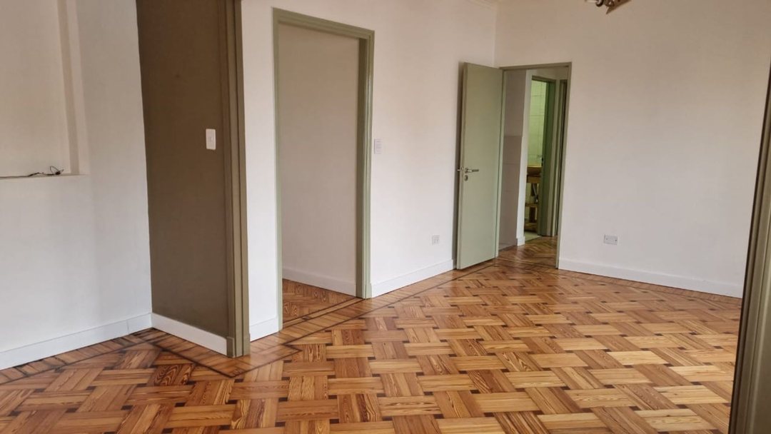 VENTA 3 AMBIENTES FLORES NORTE. RECICLADO A NUEVO