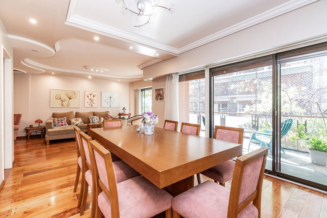 VENTA BELGRANO PISO 4 AMB JARDIN PATIO 2 COCH