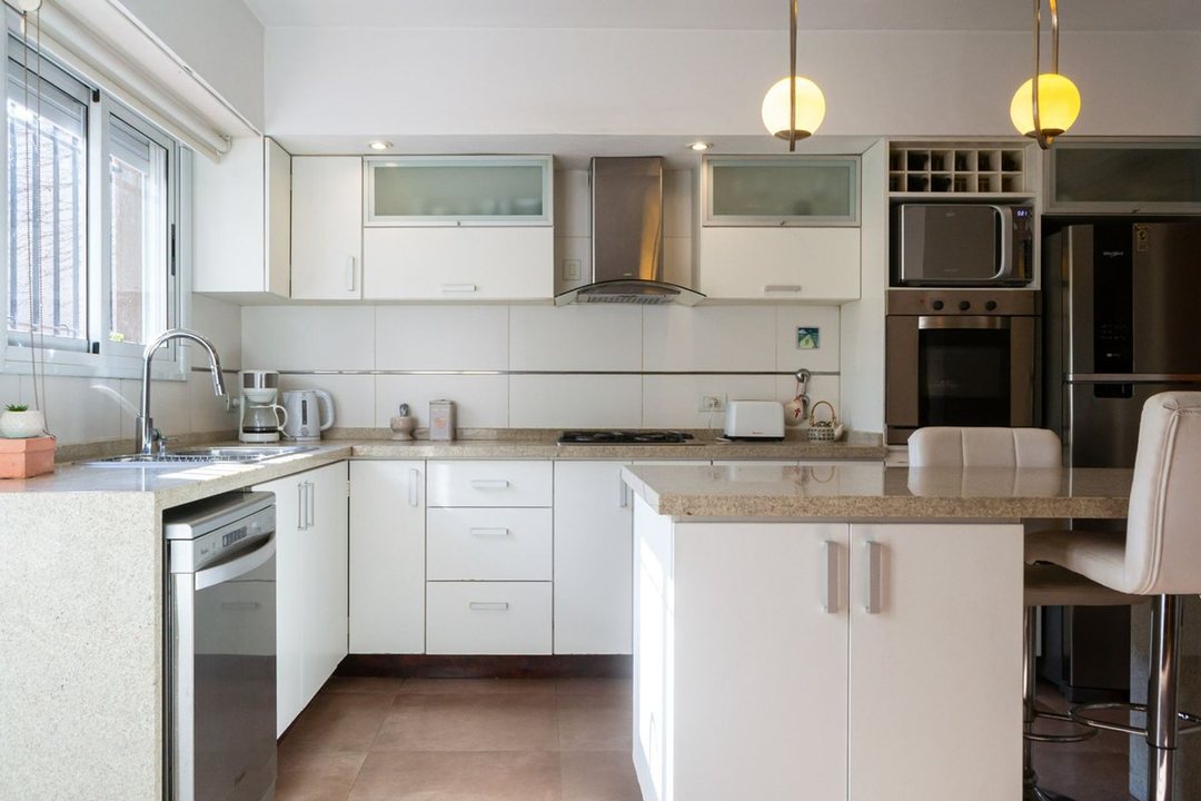 CASA EN VENTA 4 AMBIENTES EN LLAVALLOL CON QUINCHO