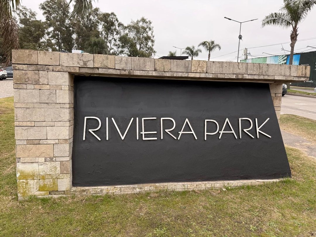 OFICINA  LOCAL EN VENTA EN EL COMPLEJO RIVERA PARK
