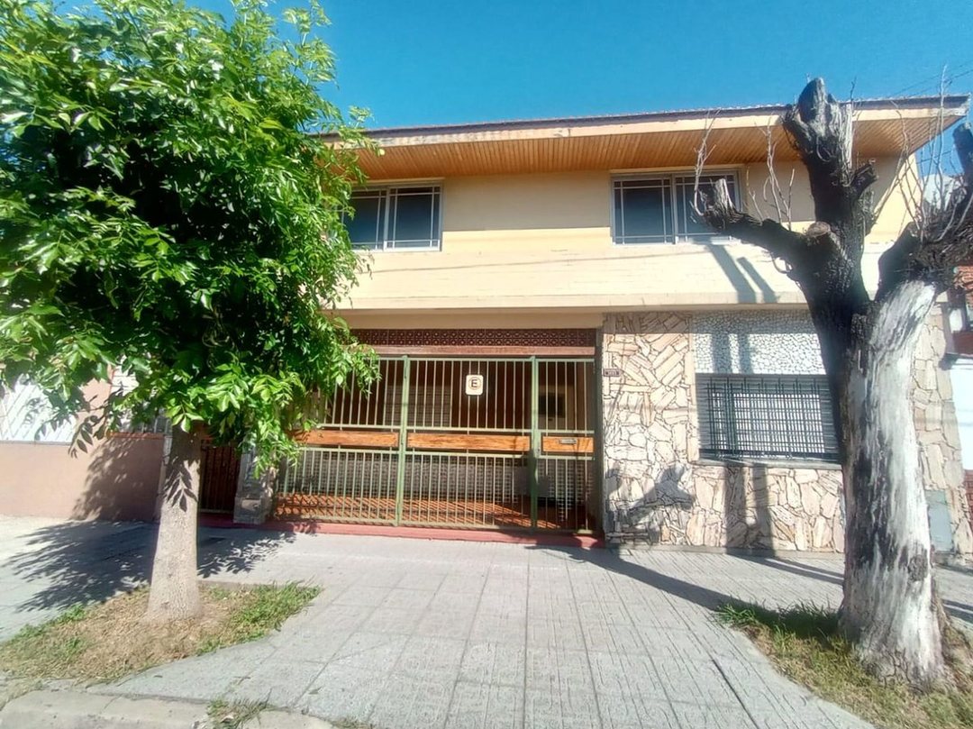 VENTA CASA 3 AMBIENTES + CASA EN LOMAS DEL MIRADOR