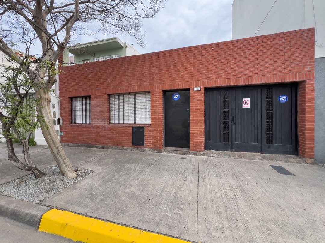 VENTA CASA 4 AMBIENTES COCHERA VILLA SANTA RITA