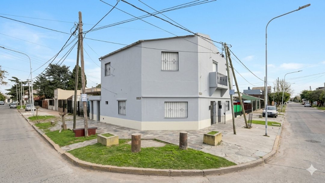 VENTA PH DE 2 AMBIENTES SITO EN MONTE CHINGOLO