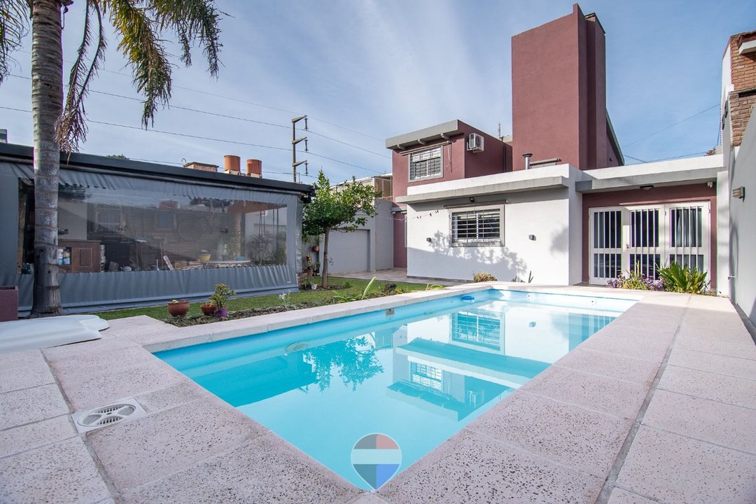 VENTA CASA 4 DORMITORIOS BARRIO AYACUCHO CÓRDOBA